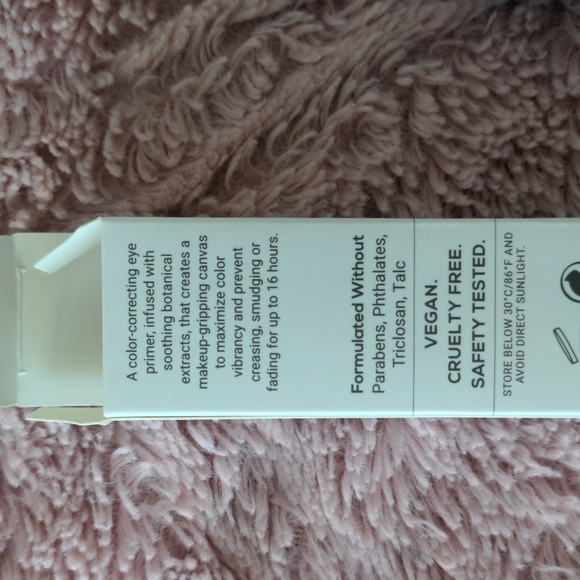 True + Luscious Angel Eyes Eyeshadow Primer/Base - Picture 3 of 4